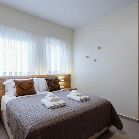 7 Luxury Apartment *