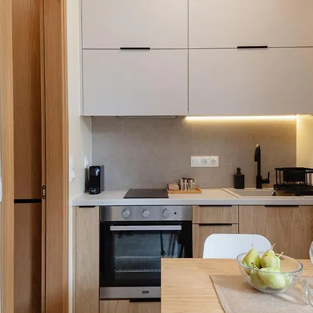 7 Luxury Apartment *